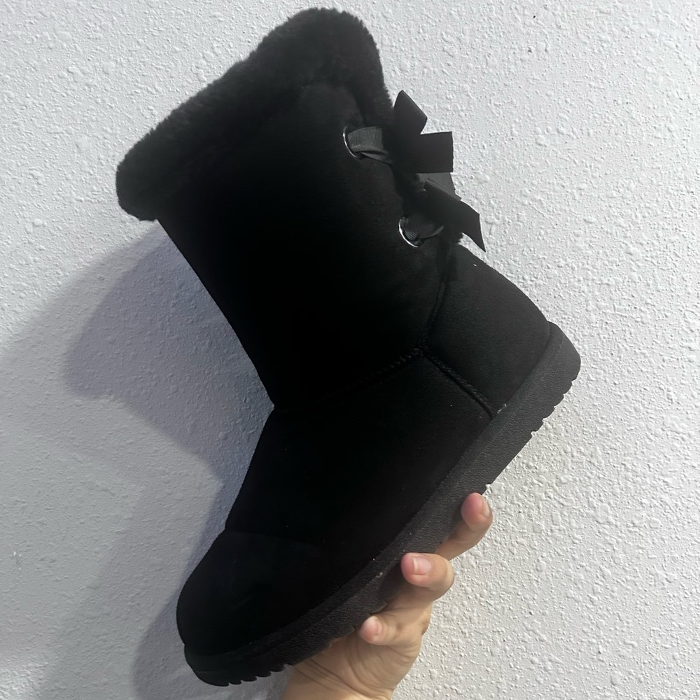 Elegant Black Women's Winter Boots